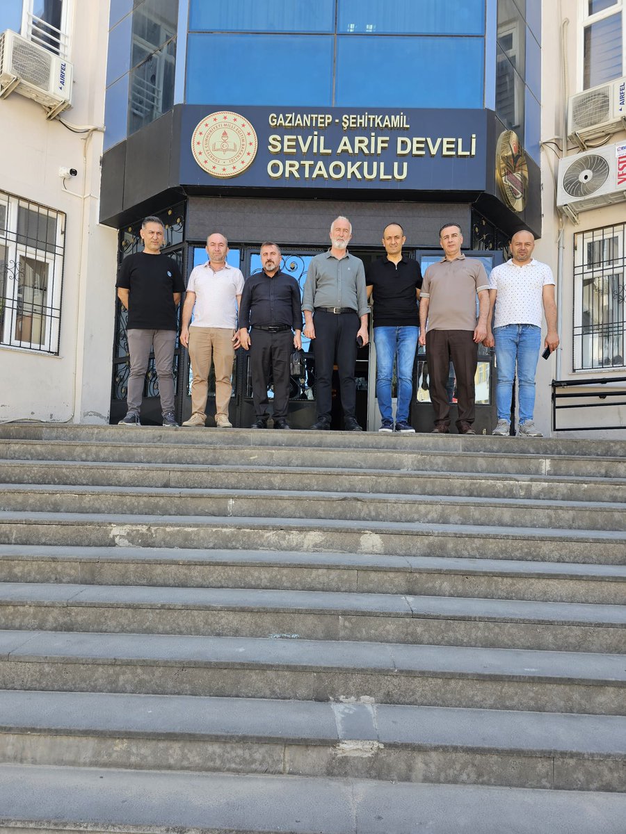 aornek1's tweet photo. Zirveden yeni ufuklara, yeni ufuklardan yeni umutlara, yeni umutlardan yeni hedeflere emin adımlarla yürüyen,  Sefer bizden, zafer Allah’tandır diyenlere selam olsun. @SehitkamilEBS @NurullahTekatas @MehmetDemirEBS @SuzanPala758 @celikrical @ https://t.co/QJNuH4M45l