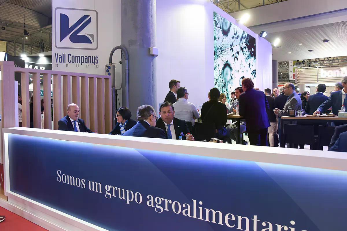 exp_empresas's tweet photo. Vall Companys baja a la mitad inversiones y dividendos por la peste porcina https://t.co/IssBkeZmsL https://t.co/kvPK2KK4ON