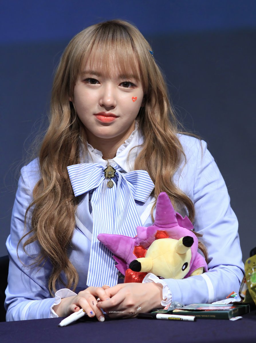 cosmonaut_0715's tweet photo. 170204 강남 팬싸 직찍
✨Happy Seongso Day🥳🥰
https://t.co/SO9OJxfWF3
#우주소녀 #성소 #ChengXiao
#WJSN #CosmicGirls
#Just_tell_me_why #손을뻗어닿을수있게
@WJSN_Cosmic @chengxiao_0715 https://t.co/5GYPRc8A68