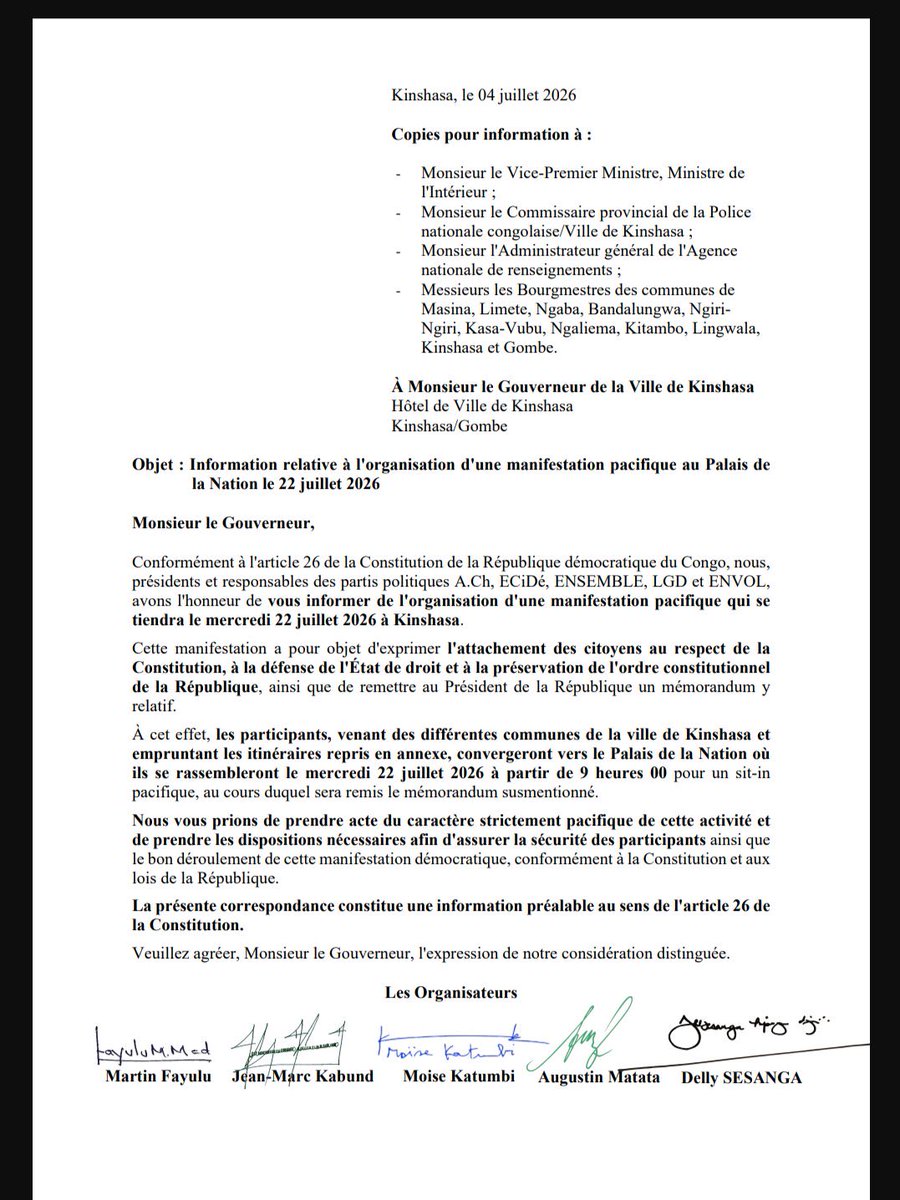 wembi_steve's tweet photo. #RDC: 🚨🛑La Coalition Article 64 (C64), réunissant plusieurs figures de l’opposition congolaise, a confirmé l’organisation d’une marche pacifique le 22 juillet à Kinshasa. Les manifestants prévoient de converger vers le Palais de la Nation pour un sit-in et la remise d’un mémorandum au président de la République.

Initialement prévue le 8 juillet, la manifestation avait été reportée à la suite d’une médiation engagée par le président burundais Évariste Ndayishimiye, président en exercice de l’Union africaine. À l’issue de ces consultations, la coalition a maintenu son projet de mobilisation.

La C64 affirme agir conformément à l’article 64 de la Constitution, dans un contexte de fortes tensions liées à un projet de révision constitutionnelle que l’opposition considère comme une tentative de remettre en cause la limitation des mandats présidentiels.