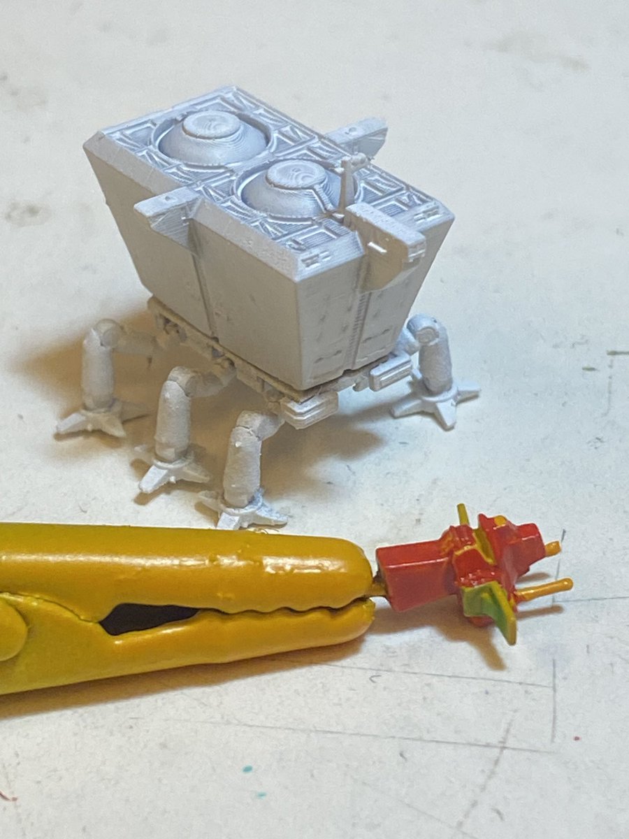 LESSON210's tweet photo. アイアンギアー続き。ふと最高の点景を思いつきまして^ ^既存のデータ流用で全長2センチで出力。Wタンカーは異常にデカい。WMとの比較は分かるがLSとの比較は珍しい気がする^ ^ https://t.co/n1wHf6s45p