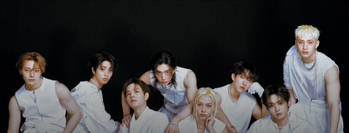 wlfiechans's tweet photo. this is actually one of the best ot8 skz photos i have ever seen in my entire life https://t.co/NJZaaxW98y
