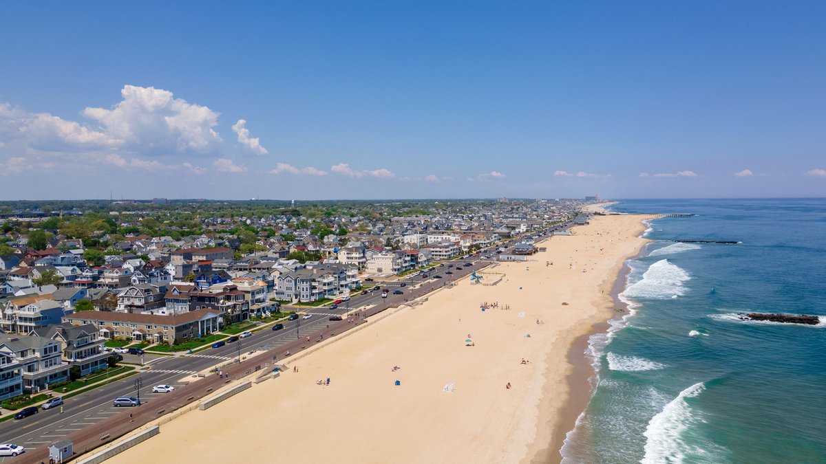 ON3NJ's tweet photo. 🚗☀️ New Jersey was ranked the #1 state in the U.S. for summer road trips, according to research by Steele Adams and Hosman.
From beaches to mountain drives and historic towns, NJ comes out on top for summer travel. 🌊Where are you headed this season? 
#ON3NJ #NJSummer #NJBeach https://t.co/N1rnWLllGT
