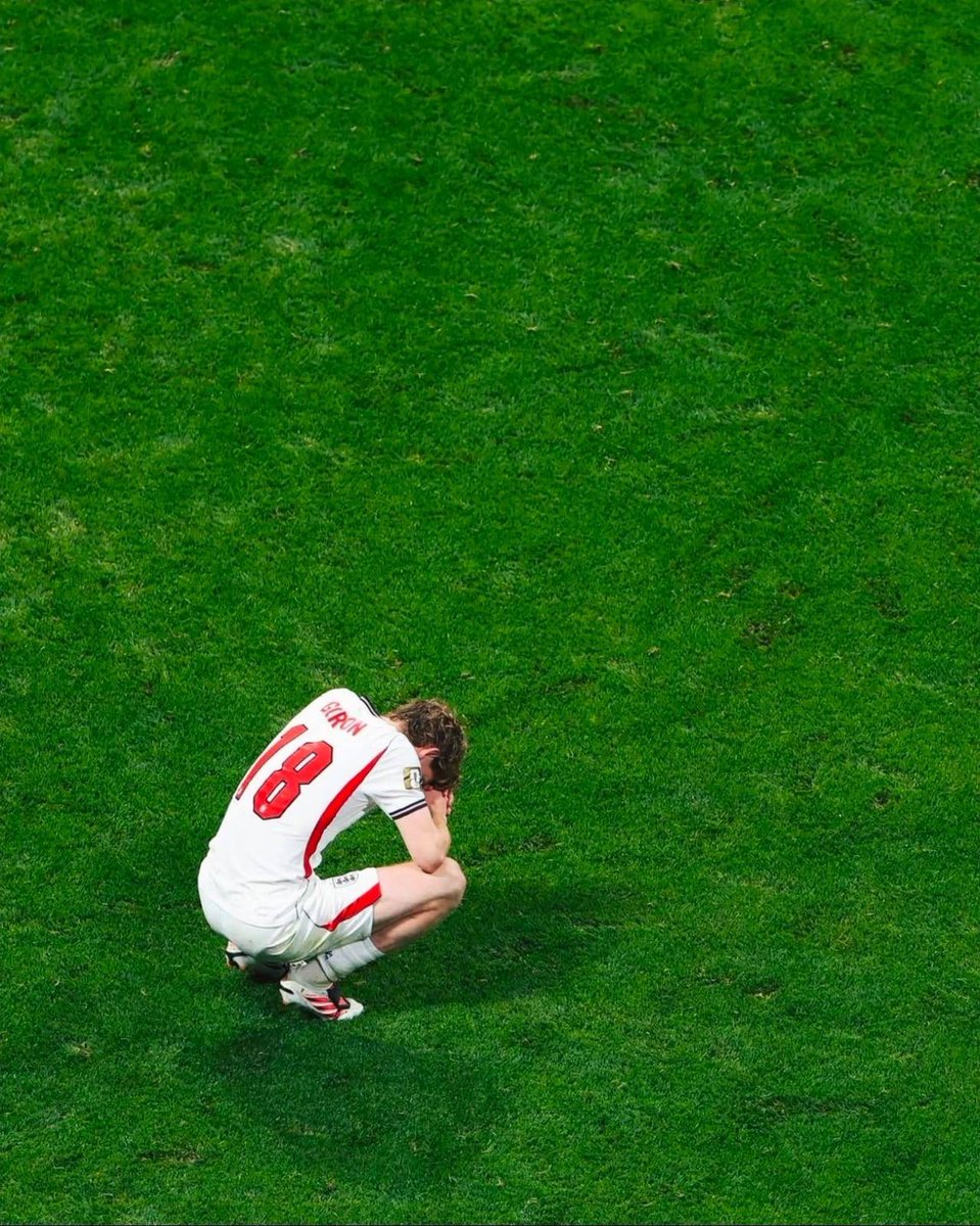 BarcaTimes's tweet photo. 🚨📲 | Anthony Gordon on IG: "Truly devastated. I genuinely thought this was our time to win after waiting so many years but it wasn't to be and it's going to hurt for a while. I've never wanted to win so badly, not just for the trophy but for everything we built as a group and what it would have meant for England. I've loved every minute of representing this country at a World Cup and creating memories that will live on for a long time.

Thank you to everyone who supported us on this journey out here in the US and back home, it was so good to see the togetherness and celebrations.

We will have our day ❤️🏴󠁧󠁢󠁥󠁮󠁧󠁿"