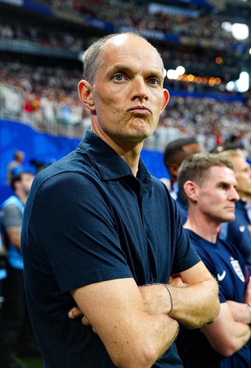 centregoals's tweet photo. 🚨🚨| JUST IN: England players were 𝐒𝐇𝐎𝐂𝐊𝐄𝐃 by Thomas Tuchel's ultra-defensive approach that saw them dumped out of the World Cup by Argentina. 

Tuchel sent on Konsa, Burn and O'Reilly to protect a 1-0 lead — a move that surprised players in the dressing room.

There was belief within the squad that Argentina were there for the taking after Gordon's goal and that they could have been hit on the counter-attack with the introduction of more pace.

There was surprise that it took Tuchel until four minutes after Argentina had gone ahead to finally throw on Marcus Rashford and Ivan Toney.

[@Matt_Law_DT]