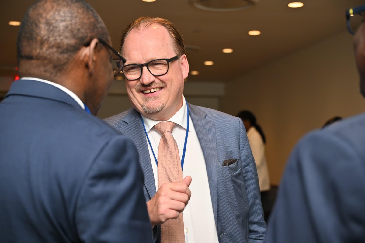 schaal_andreas's tweet photo. At the UN #HLPF, I highlighted how stronger regional partnerships, connectivity &amp; corridors for CRMs can advance growth &amp; development in Africa. 

Also great to meet Amb @CherdchaiC &amp; DPR Garcia II &amp; discuss priorities incl Thailand's OECD path &amp; the OECD-Philippines Action Plan. https://t.co/oV8vLDr8t1