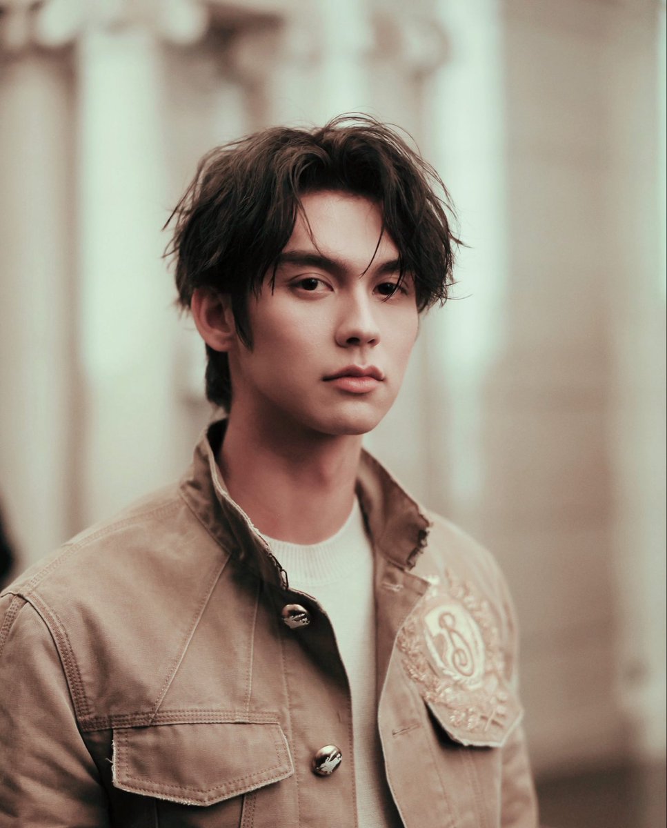 mymeloperth20's tweet photo. ขอลงซ้ำแต่เหลือ 2 แล้วกัน 
อดีตเมน vs เมนปัจจุบัน🥹 

แพ้ทรง 90’s ว่ะ

#PerthTanapon 
#bbrightvc https://t.co/7adm0RfKpR