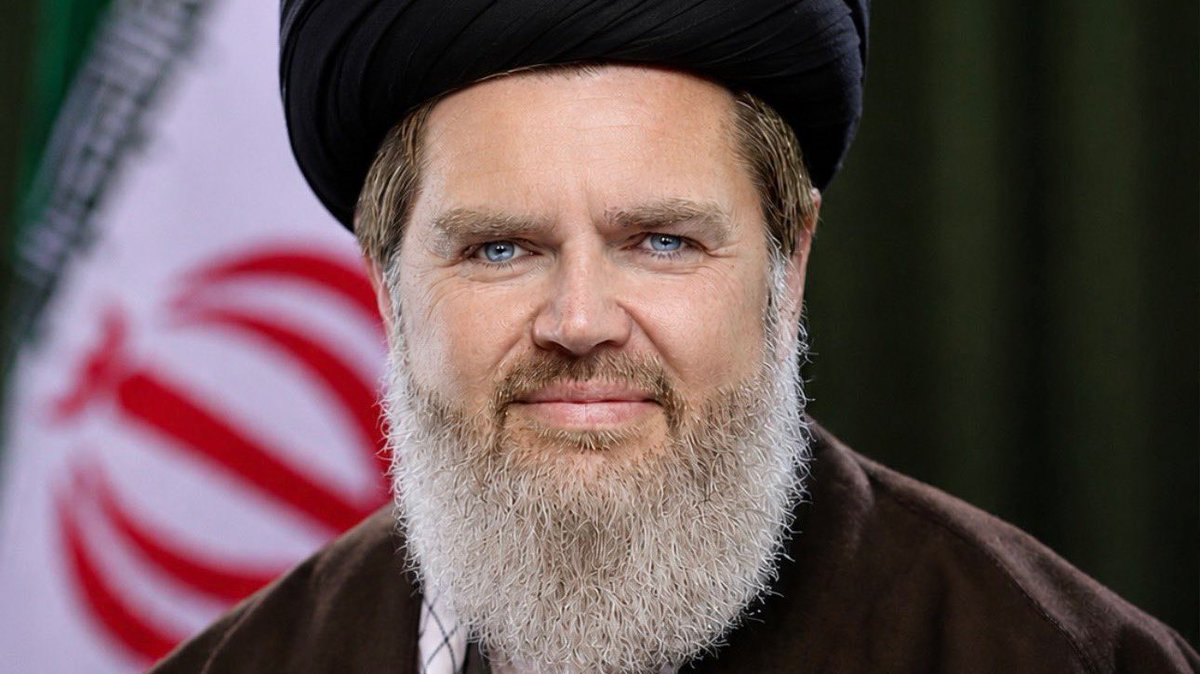 NicholasLissack's tweet photo. I’m not paid to hate JD Vance.

I hate him because he gushes over Pakistan, bows to Qatar, and thinks it’s “cool” to schmooze terrorists like Ghalibaf, the butcher who slaughtered tens of thousands of Iranians.

Vance must never become President. He is a third worldist. https://t.co/fzdKfMcco6