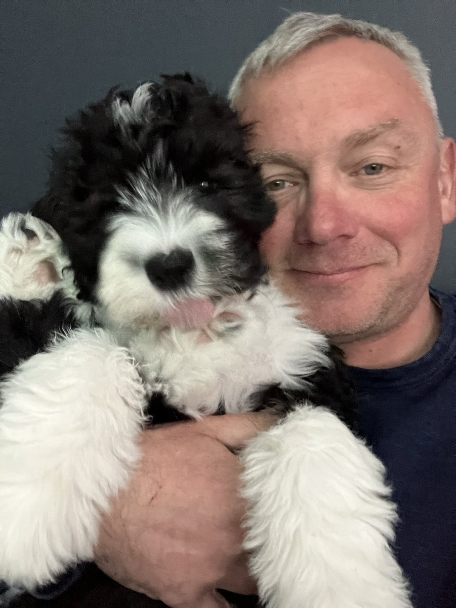 NGAutoArt's tweet photo. Hello. My name is Neil and I like drawing cars, aeroplanes, people, pets, buildings, boats, trains and anything else you can name.
This is my dog Roxy, and she likes being cheeky. 🥰
#ThisIsMe https://t.co/VYO4wUCd6b