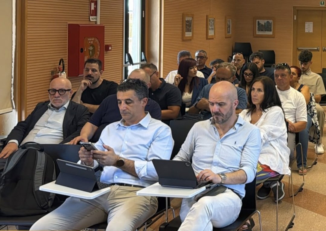 FilcaRoma's tweet photo. Tanta partecipazione al CG Filca-Cisl Lazio, che si tiene in sessione formativa presso il Centro Studi Cisl di Firenze. Nel corso dei lavori sono intervenuti tantissimi operatori della Filca di Roma. Presenti i SG De Luca (Filca nazionale), Agostini (Lazio) e Capobianco (Roma). https://t.co/dhJb3RacFR