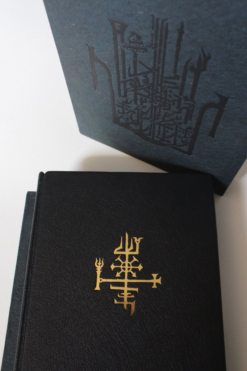 scarletimprint's tweet photo. Fine binding of EVIL: A study of lost techniques by Jason Bahbak Mohaghegh/ Illustrated by @ayislertas / Bound by @LudlowBookbind / Marbled endpapers by Dirk Lange/ Designed by Alkistis Dimech

Full black Sokoto goatskin, slipcase covered with @cavepaper embossed in black and gold. 28 copies.