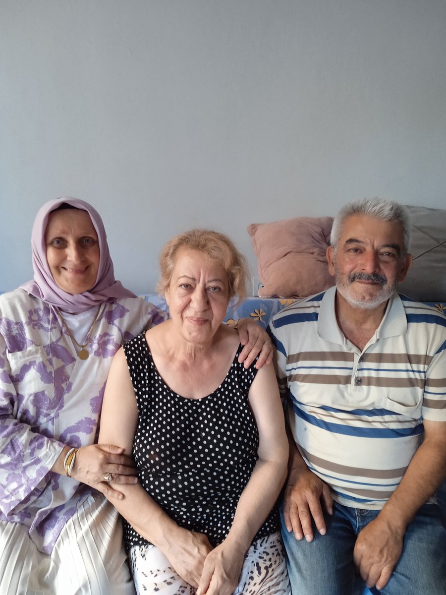 Akkadinzburnu's tweet photo. @akpartiistanbul @AKKADINGM @akkadinistanbul @tugbaisikercan @abdullahozdemir @salihademirer @haticetasht Her kapıda bir tebessüm, her sohbette bir gönül bağı biriktirmeye devam ediyoruz. 🌿

#HerMahallesiyleZeytinburnu https://t.co/MocbYVWmur