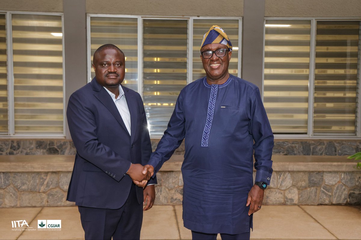 simeonehui's tweet photo. Heureux d’accueillir à l’IITA Son Excellence Muhindo Nzangi Butondo, Ministre d’État, Ministre de l’Agriculture et de la Sécurité alimentaire de la RDC, accompagné des ministres provinciaux de l’Agriculture de la Tshopo, du Lomami et du Kasaï.

Des échanges stratégiques pour renforcer notre partenariat au service de la transformation agricole, de la sécurité alimentaire et de l’emploi des jeunes.@IITA_CGIAR 

#IITA #RDC #Agriculture