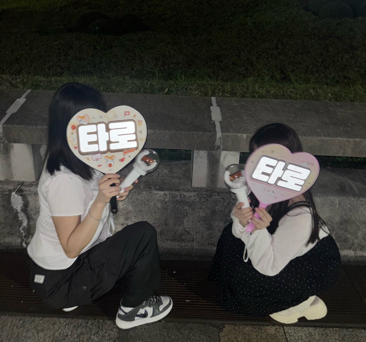 usagineko42's tweet photo. RIIZE RPG PLAYING GAME
RIIZE JAPAN FANMEETING 2026

ファンサとかそこまで求めないタイプだけどバクステ激近かったしすぐ横の通路にトロッコでタロとウンソクとソヒとウォンビン来てくれた🫶
ソンチャン同じ目線に立ってたけど背高いし良いお兄さん感やばかったガチ王子🤴って感じ
幸せな思い出🫶 https://t.co/auWAugYj2T