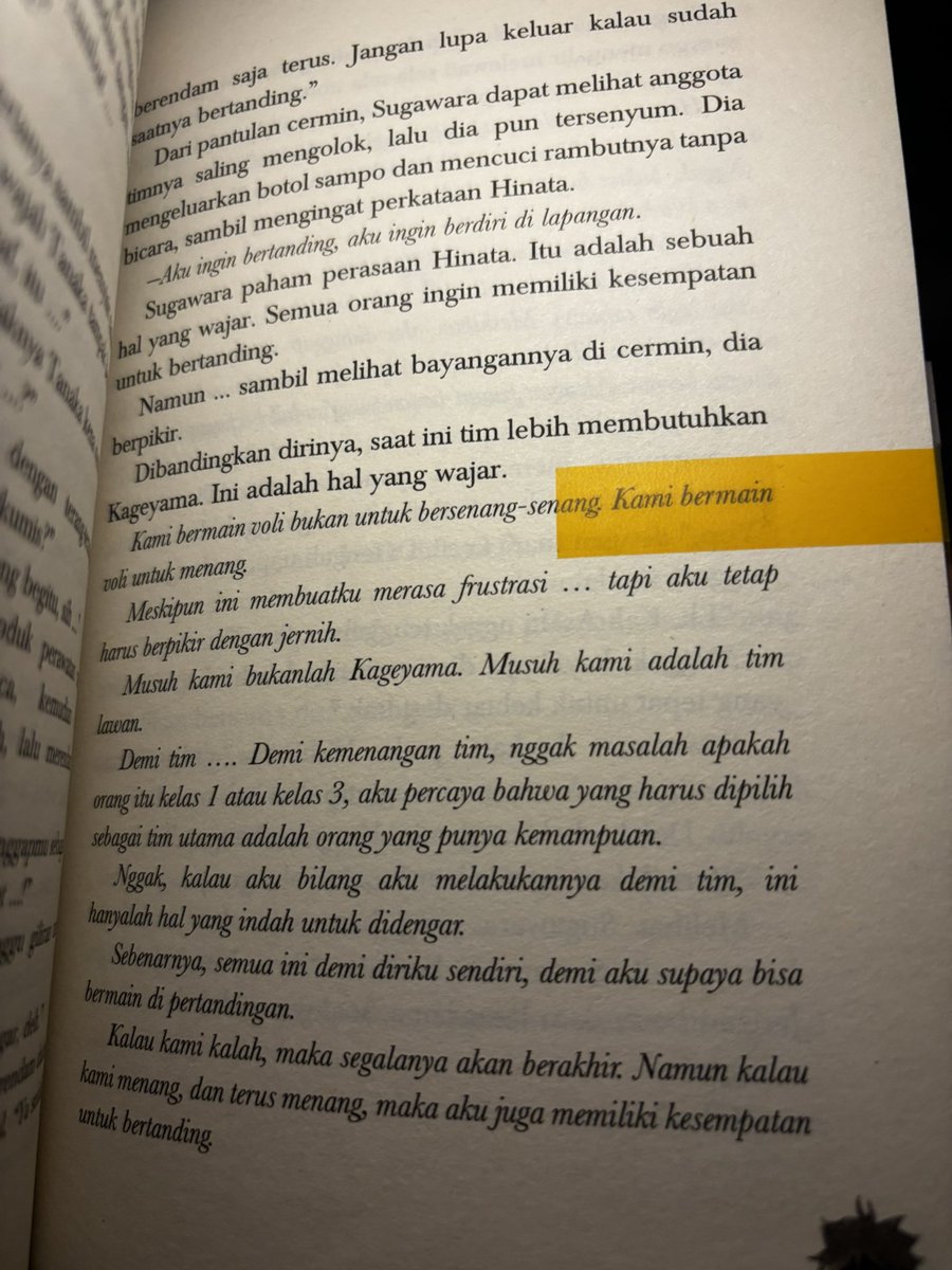 nazeraura's tweet photo. Sekalian malam ini aku tamatin Haikyuu novel vol. 1 YEYYYY! POV Sugawara jadi makin sedih huhuu :( https://t.co/pqv2ipW1oY