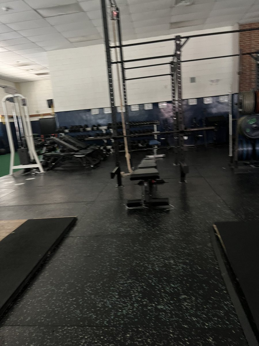 TysonBrown960's tweet photo. First one in and last one to leave #grinding https://t.co/6Hcnl7OT0k