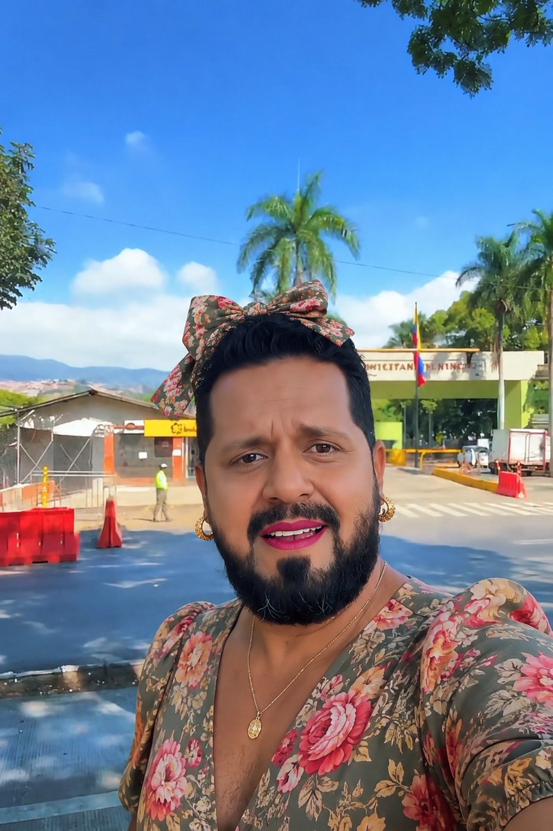 camara1conecta's tweet photo. La @AlfreMondragon  tampoco ni nada jajaja sólo eran la que pulia las trompetas de cuero del Ejército https://t.co/gJnYN4yaSE