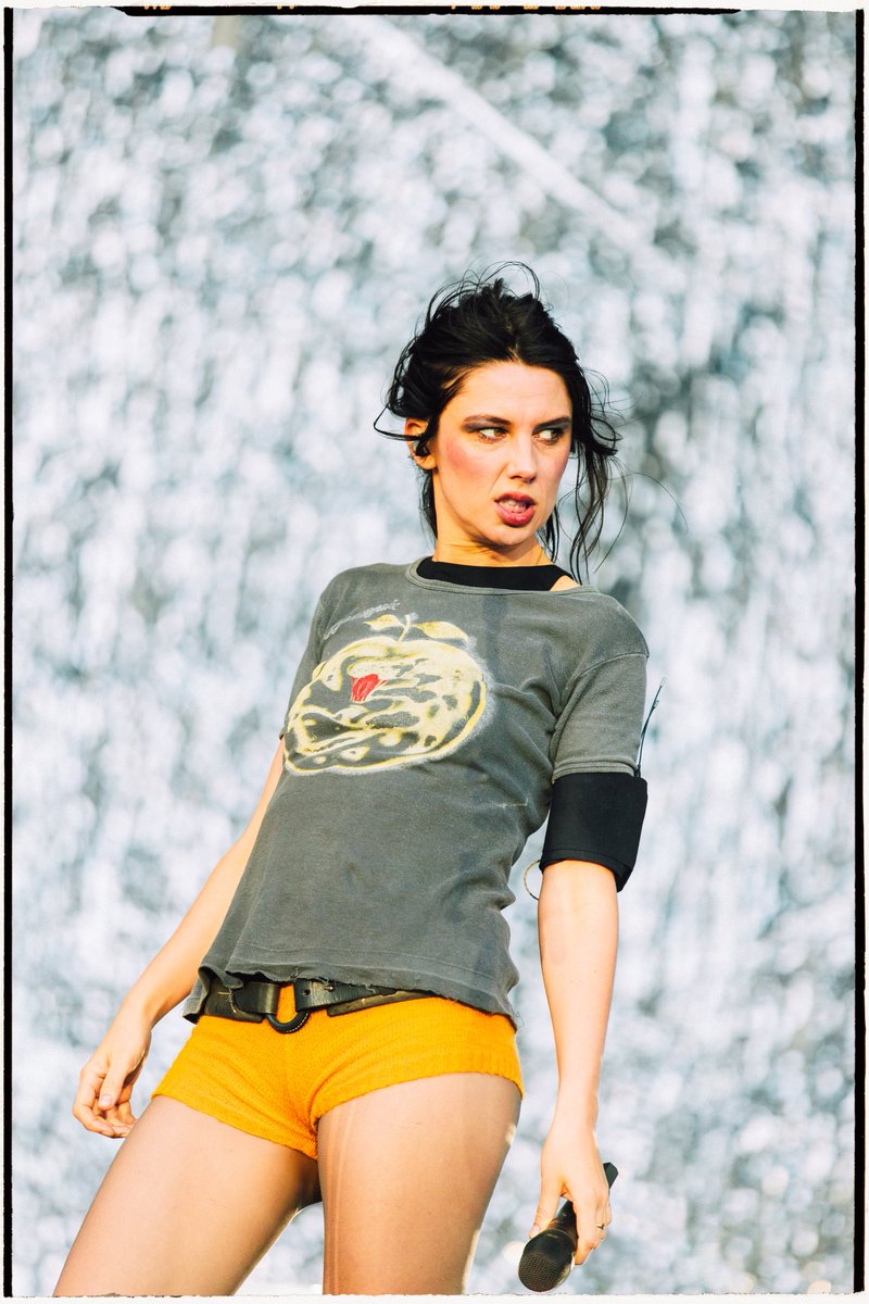 elearor's tweet photo. ellie rowsell
photographed by me 
🍎🐺🔆 https://t.co/qjLdO81kwE