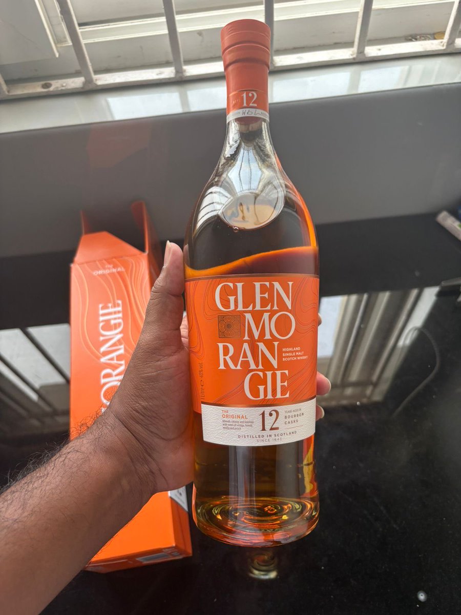 NaveenchowA's tweet photo. Dubai ninchi techina bottles….Best nd bestest saruku….

Thanks bro @IamMaheshFan https://t.co/xBlQMpMad4