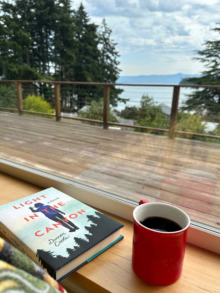 darrencools's tweet photo. Someone on Puget Sound, my favorite place on earth, who I’ve never met, is reading. . . (image from a friend).

What a powerful feeling, seeing things like this. https://t.co/vdlVN6m7GU