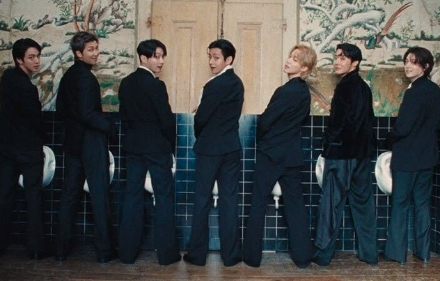 AboutMusicYT's tweet photo. BTS has released the music video for Normal on Spotify. Rate it from 1 to 10. https://t.co/907SCN2bzu