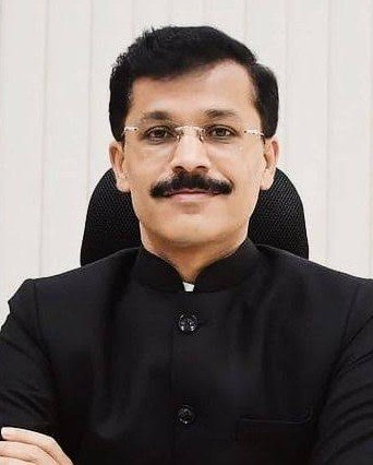 NalinisKitchen's tweet photo. Dear @FssaiIndia,

I think you should appoint Tukaram Munde as your new CEO because I believe he deserves this position.

A CEO should be someone who listens to people's criticism and values their feedback. Food safety is one of the biggest problems in India. Fake and adulterated food products are being made and sold everywhere, and this has been happening for many years. Even after all this time, strict action has not been taken, which is why the problem still continues.

I believe Tukaram Munde is the kind of person who can take strong and strict action against these issues. He can help improve food safety and bring better control over food regulations in India.