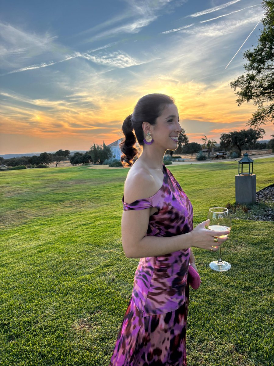 isaguthol's tweet photo. La boda más espectacular 🥰 https://t.co/cdyz2VYojg