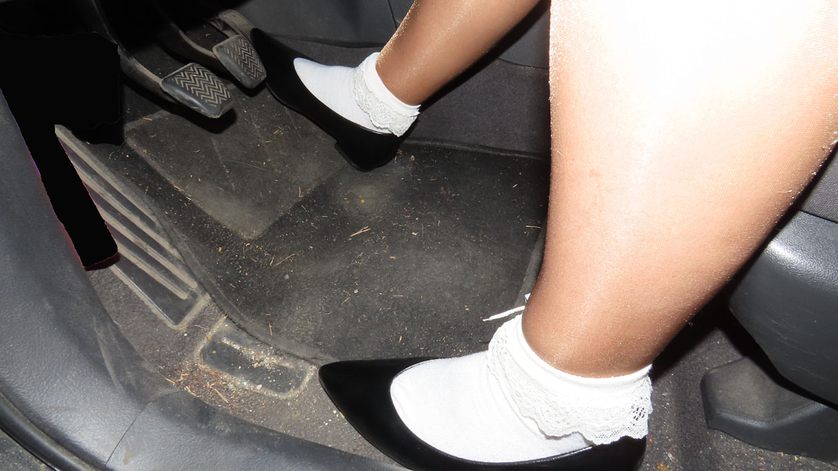 VLovetodrive's tweet photo. When Valeria started to learn how to drive in miniskirt, flats, white socks and sheer pantyhose . #lowheels #blackpumps #drivinginheels #PedalPumping #manejando #blackshoes #miniskirt #brakefailure #brakefail #flatheel #blackleather #sexyshoes #flats #flatshoes #sheerpantyhose https://t.co/XiRTQ1XDN5