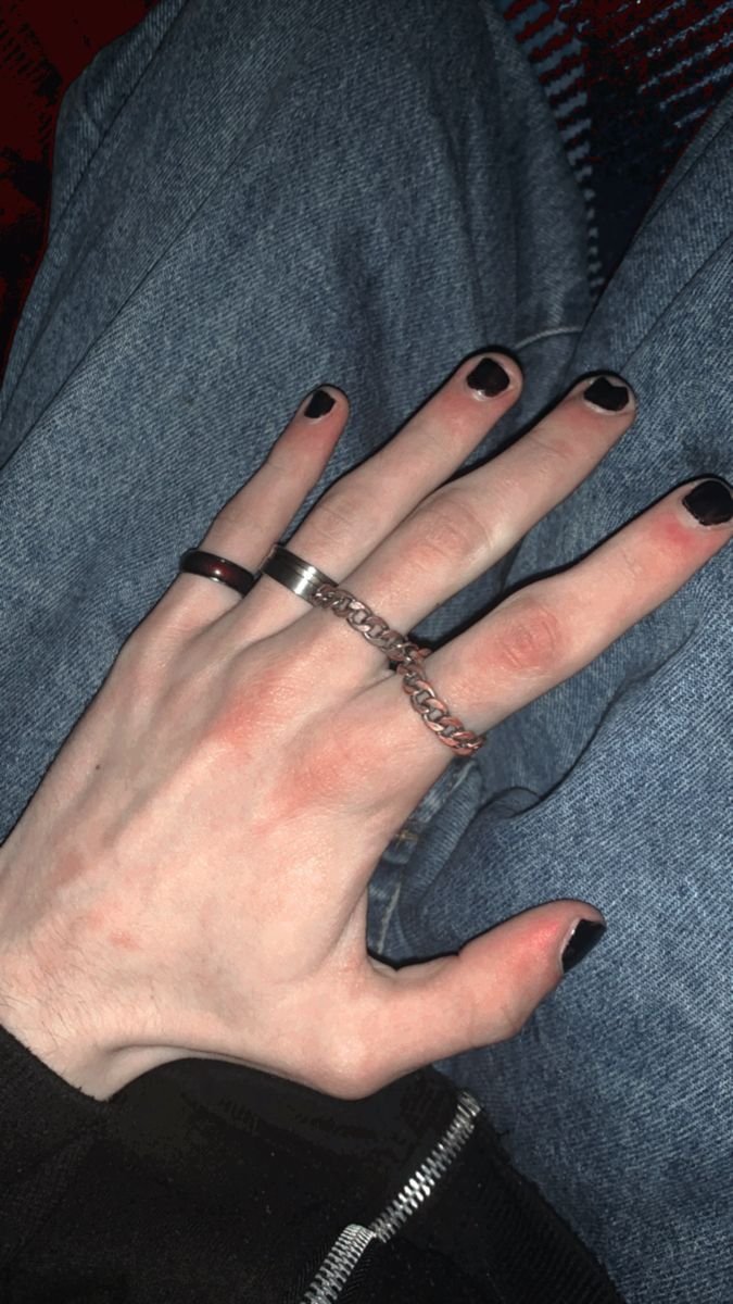ixcisre's tweet photo. How pinterest sees me

-actor
-tattoo
-nails
-outfit

I WANT THOSE PANTS THOSE ARE SO CUTE https://t.co/JrfG8JZTE3