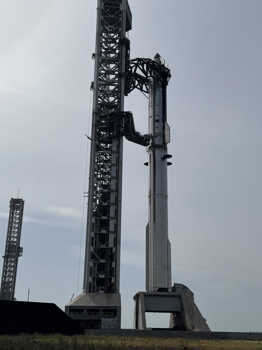 dfaires66's tweet photo. Super excited to be at @StarbaseTX  @SpaceX for this launch! https://t.co/FGMKeHt2Xg
