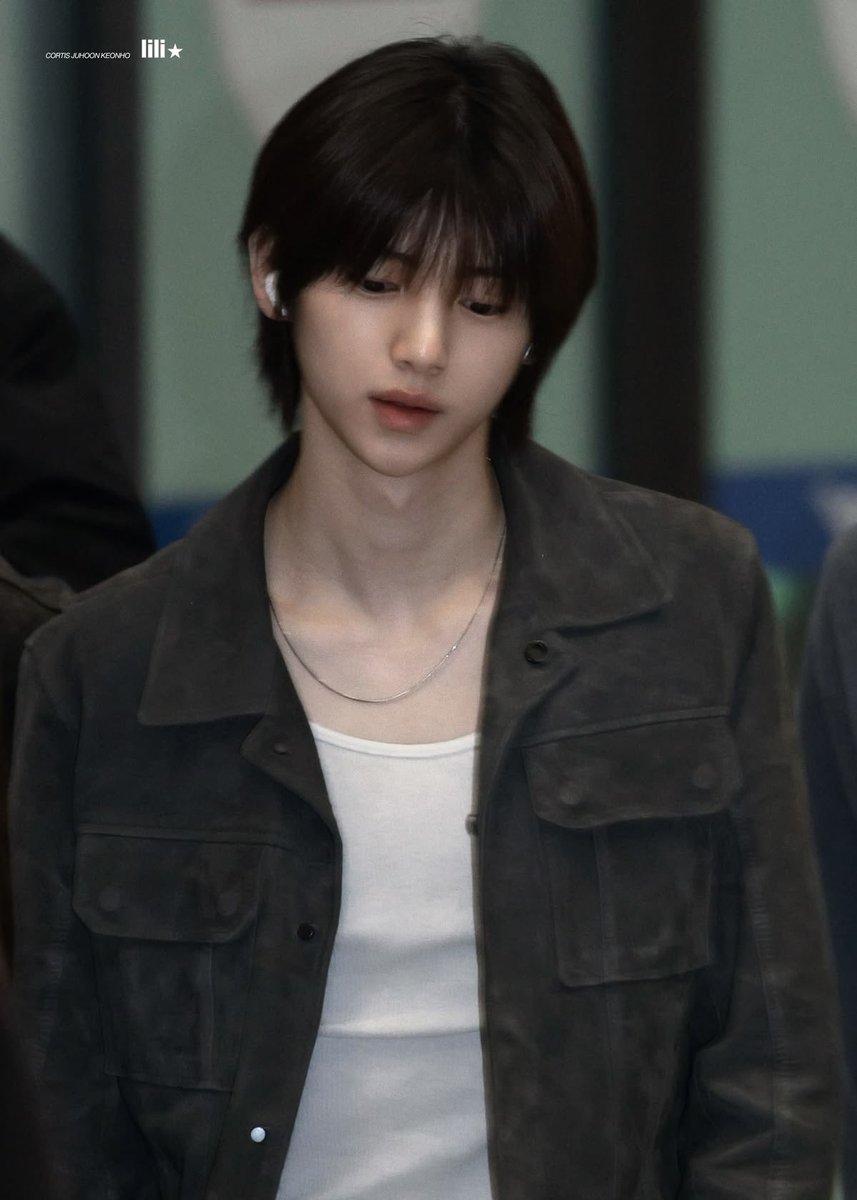 whyxxbaby's tweet photo. 시발 1년도 안되서 https://t.co/DkXVFzdAoY