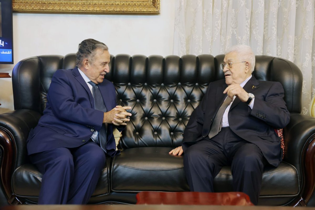 RamyReda10's tweet photo. A meeting that didn't happen in Ramallah took place today in Amman. Today’s meeting between the SG &amp; Palestinian President left a real sense of momentum.
The discussion was candid, constructive and focused on what comes next.
@pmofa
#Palestine #Jordan #ArabLeague
#LAS https://t.co/ODBeTkIhvD