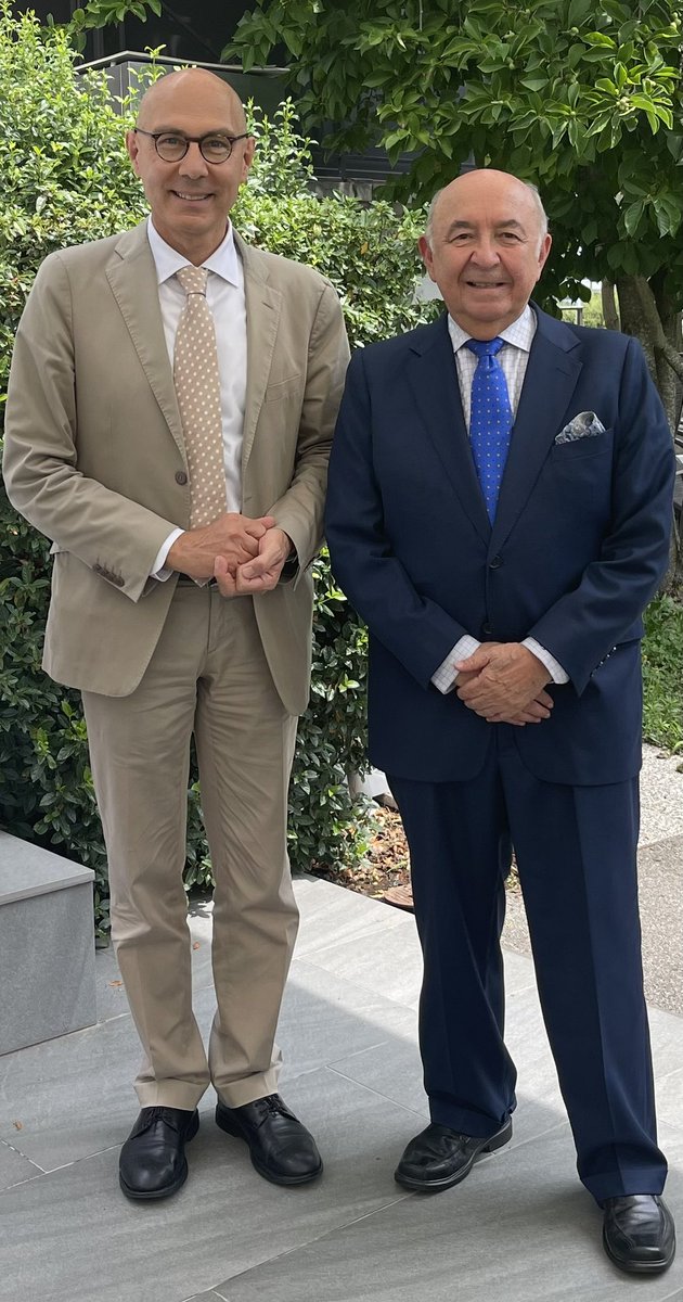LuisGalleg61303's tweet photo. Tuve el honor de reunirme con el Alto Comisionado de Derecho Humanos, Volker Turk, con quien conversamos sobre temas internacionales relevantes. https://t.co/UA3pvwCbiL