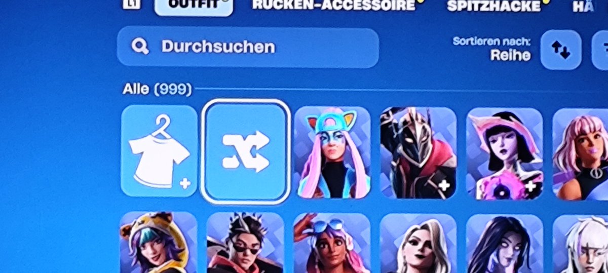 Moin_FT's tweet photo. Welches soll mein 1000. Skin werden? https://t.co/F92E0QXeaU