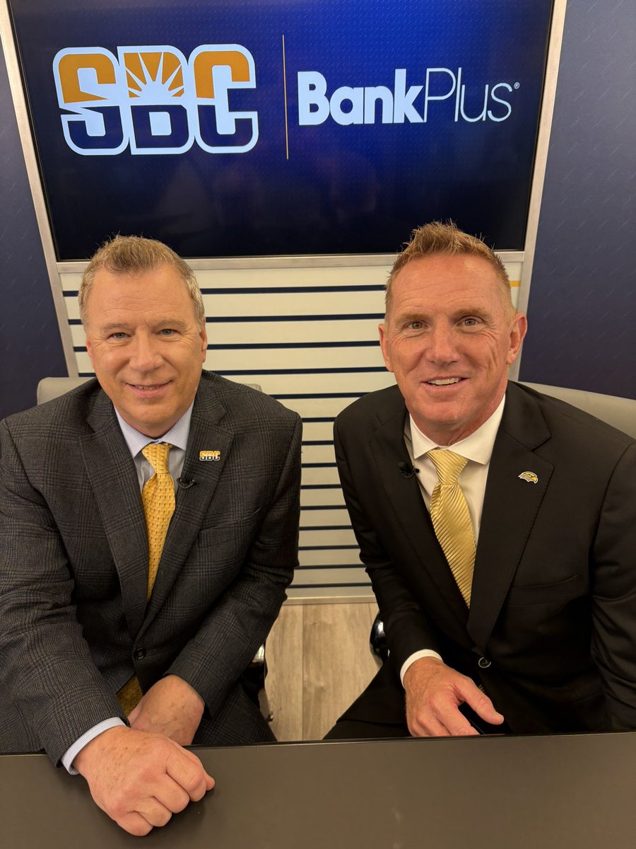 MattStewartTV's tweet photo. Great to visit with @TroyTrojansFB Coach @GeradParker1, @AStateFB @CoachButchJones, @ULM_FB Coach @bryantvincent44 & @SouthernMissFB Coach @CHbanderson Day Two morning session @SunBelt Media days. ICYMI all our #SBCMD show content today & yesterday on demand at #WatchESPN. Afternoon session will kickoff with @ROCKYBOIMAN50 and me at 1:30pCT on @ESPN Plus