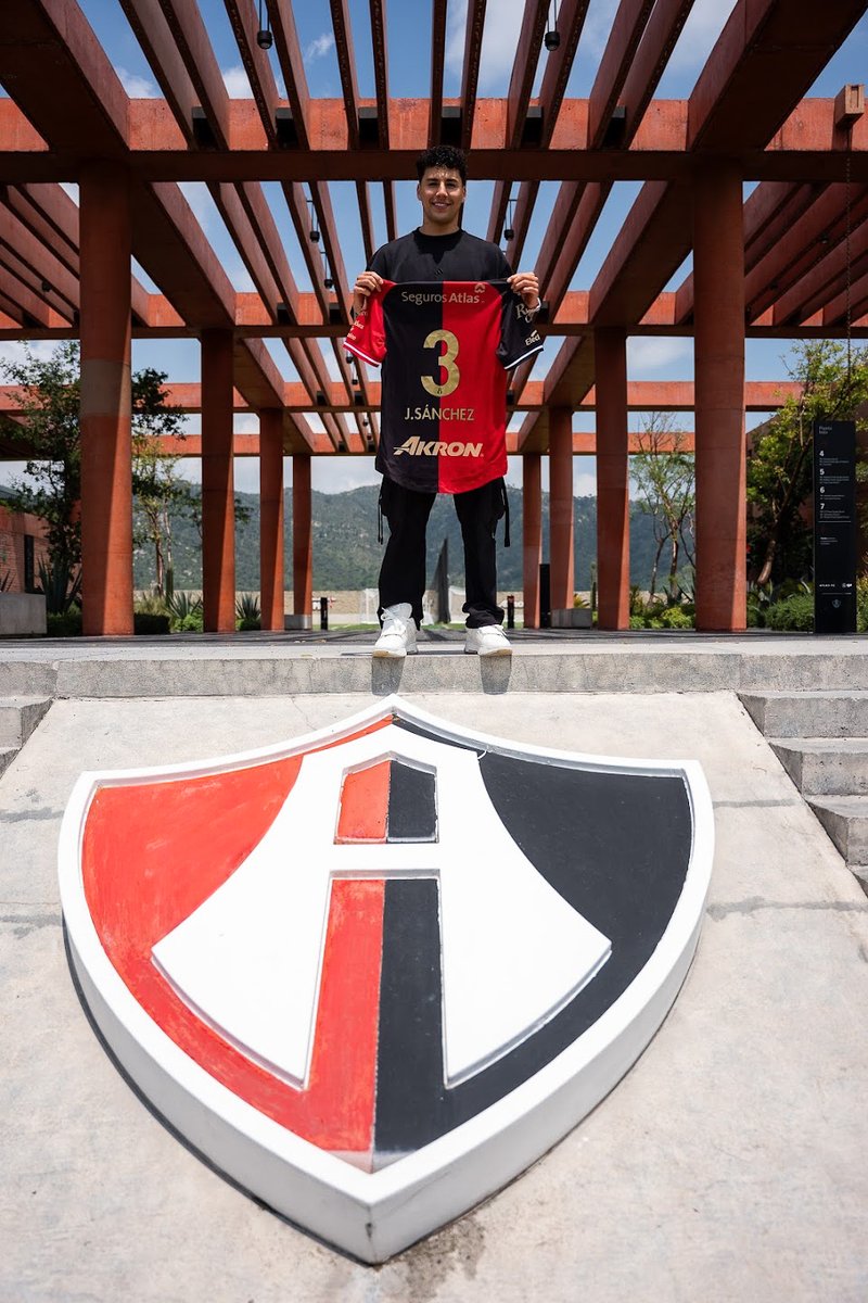 AtlasFC's tweet photo. No les mentiremos... nosotros también estamos ilusionados 🤩 

Qué bien se te ven esos colores, Jorge 🥵

#ParaLaFielPorLaFielYConLaFiel https://t.co/9VEasZZYAc