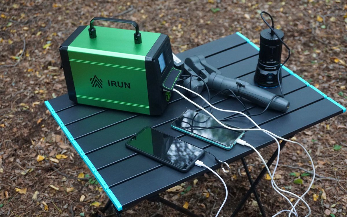 meualu11's tweet photo. Just tested the all-new portable solar charger that powers my phone mid-hike—no outlets needed, game-changing off-grid experience! https://t.co/UVfMkynMzp