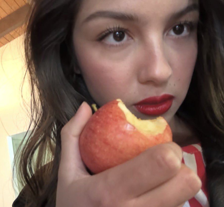 its_sn20's tweet photo. Queen of selfies 🙂‍↕️
@LiviesHQ https://t.co/30MtupWVNr