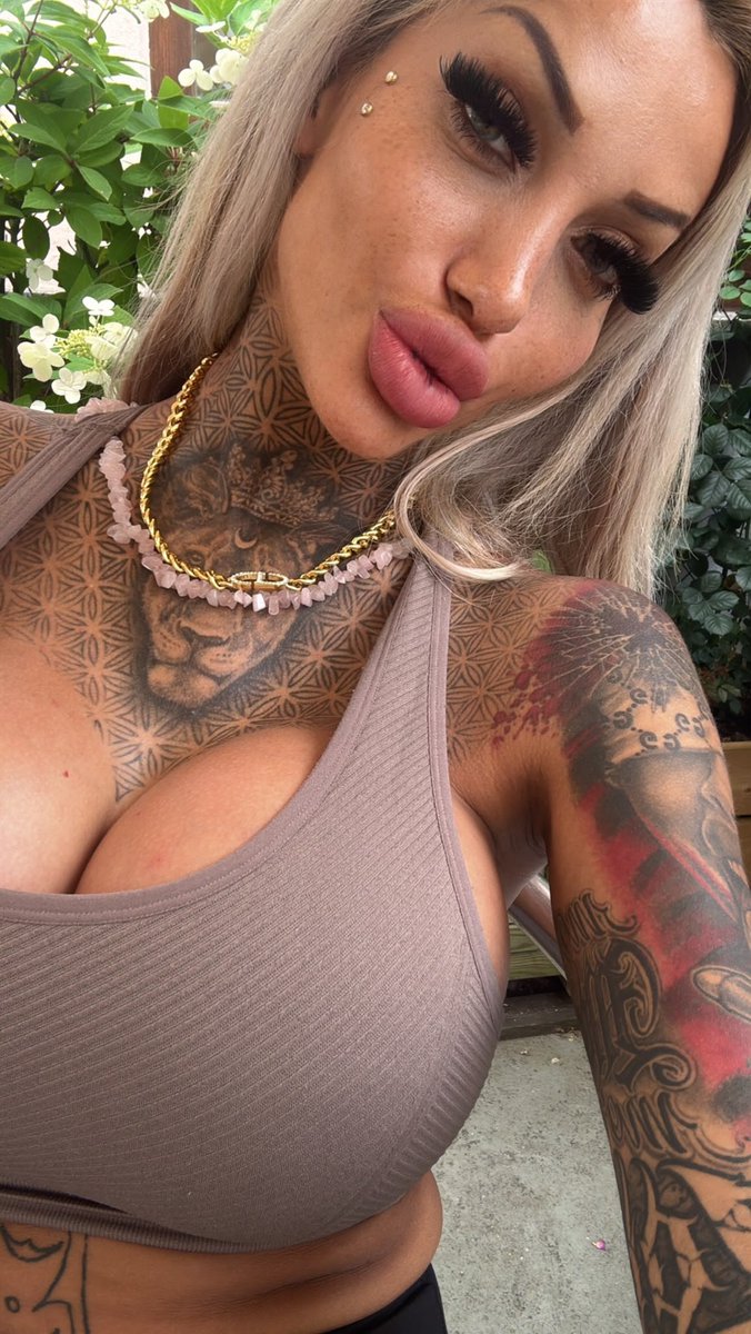 EvaEssenceFD's tweet photo. I dont chase money, money chases me and you were ment to provide daily!

@FINmessage @rt_feet @dommes_rt @CuriousFindomme @dev_oted https://t.co/jB88pzyi4L