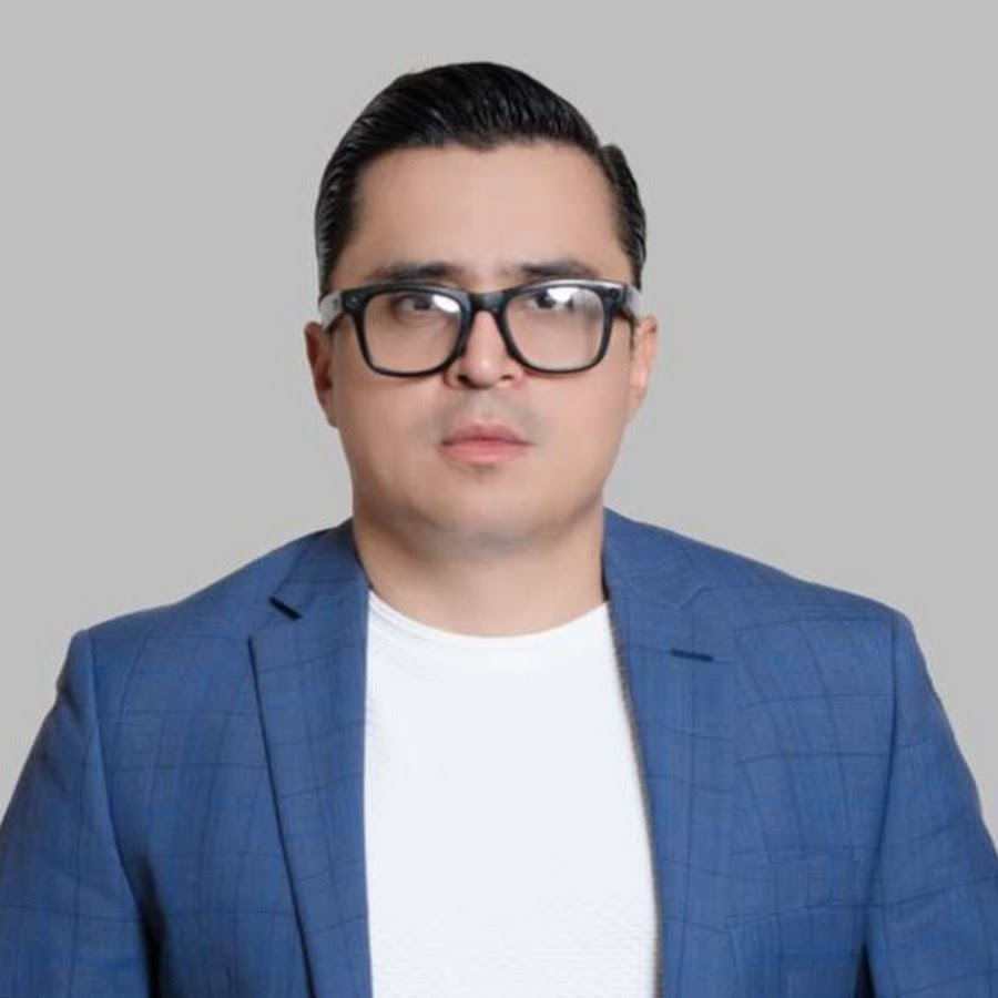 Nygma7677's tweet photo. Hoy llega Beto Coral a Colombia deportado sin justa causa por Estados Unidos. Su único delito fue decir en Miami que Abelardo del Espriella se robó a Venezuela a través de Alex Saab. Además de denunciar los delitos que Abelardo ha cometido en Estados Unidos. https://t.co/IdyQ94BmHY