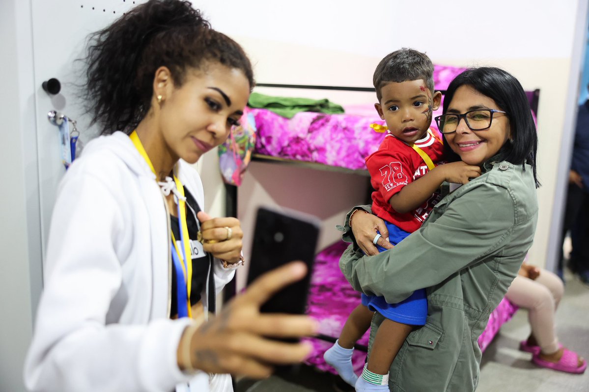 delcyrodriguezv's tweet photo. La sonrisa, la inocencia y la alegría de nuestros niños y niñas son, y continuarán siendo, la fuerza que nos impulsa a avanzar y a seguir construyendo juntos la Venezuela que renace. https://t.co/soRpWFBduK