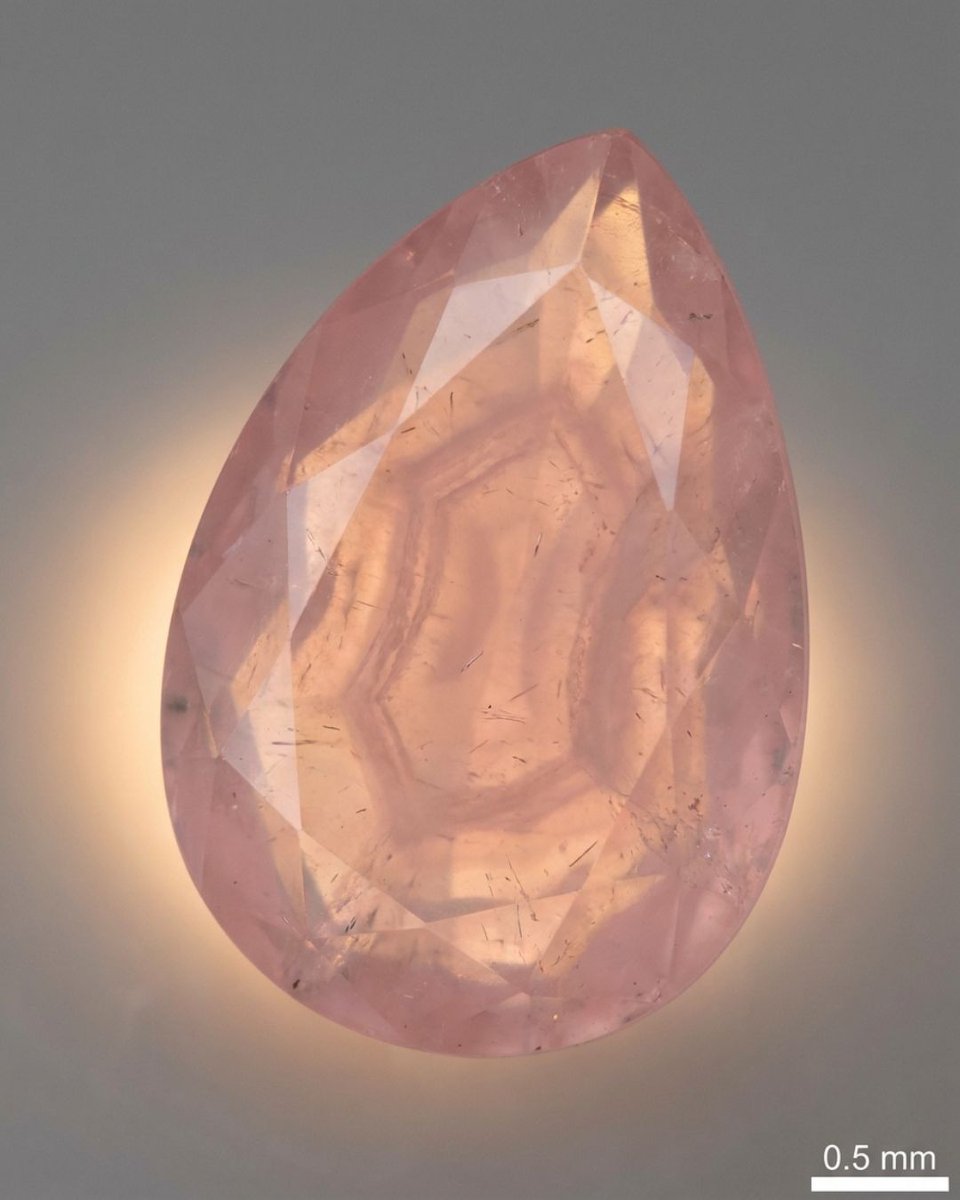 marklsmith3's tweet photo. 🔬 Gem-A Journal: opalised wood (ancient wood replaced by opal, grain preserved in shimmer), rose quartz from Iran, Jaguar stone quartz with painterly inclusions. Every gem is a story. Gemmology reads them. #GemA #Gemmology #MauraGems #NaturalGemstones https://t.co/0Ywz7d1Xio