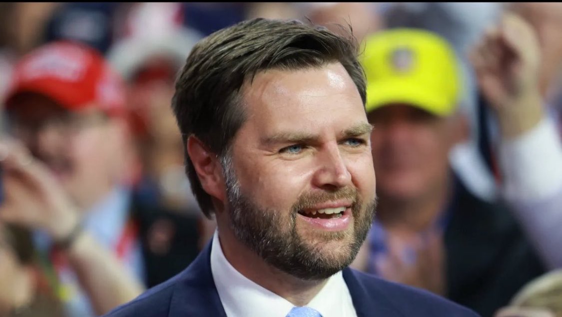 iAnonPatriot's tweet photo. BREAKING 🅱️ Ben Shapiro has stated he does not support JD Vance as the 2028 Republican nominee. 

👀 https://t.co/8kgN9XkGYU