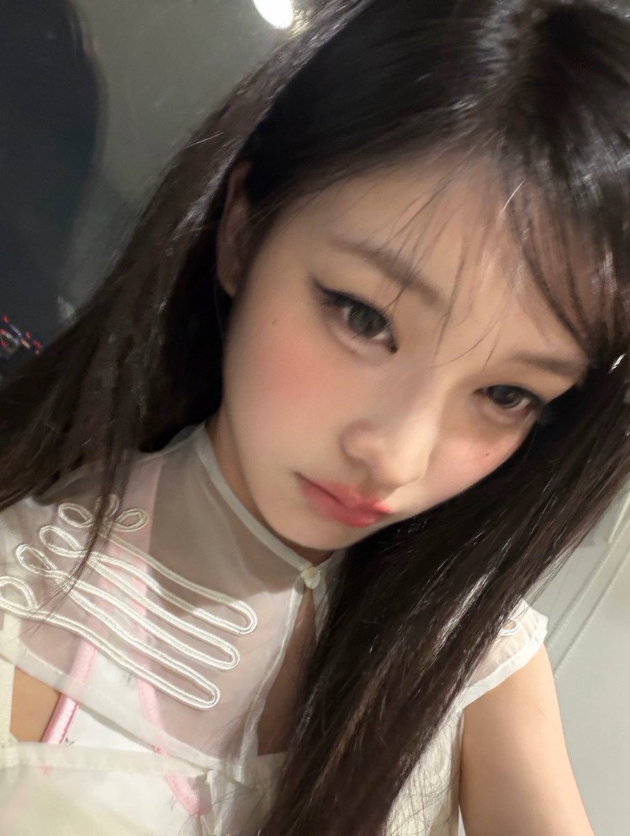 littleiroha's tweet photo. Wearing this fit automatically made me acting all flirty. I swear it's doing things to me! 🤍 https://t.co/CM0tvqReWD