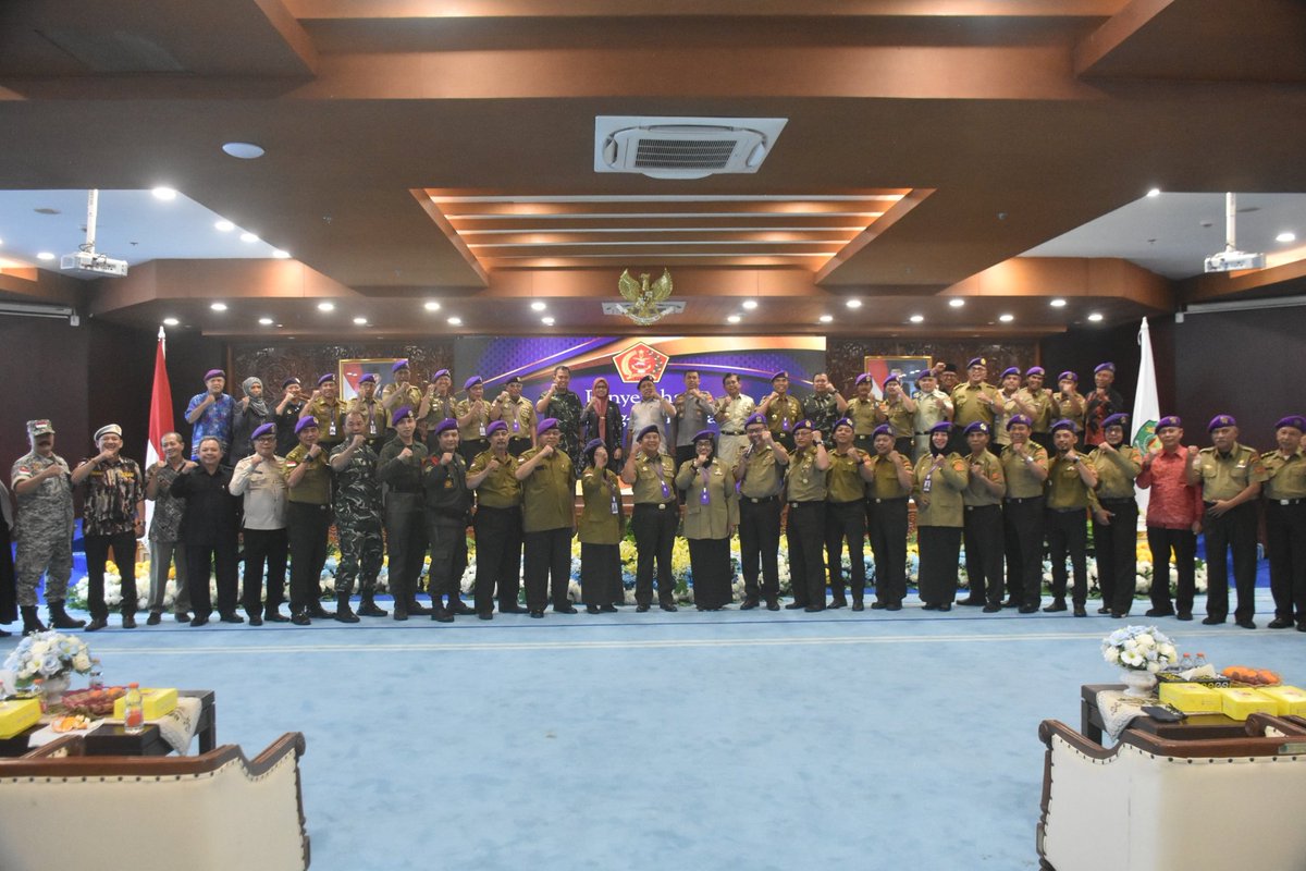korem091asn's tweet photo. Buka Rakerprov IARMI Kaltim, Danrem 091/ASN Tekankan Peran Strategis Alumni Menwa Sebagai Komponen Pertahanan
.
https://t.co/ByNxj4OOek
.
#KodamVIMulawarman
#TNIAD
#TNIPrima
#IndonesiaEmas2045
#Korem091AjiSuryaNatakesuma
#PialaDunia2026 https://t.co/KKAsoZRJJ0