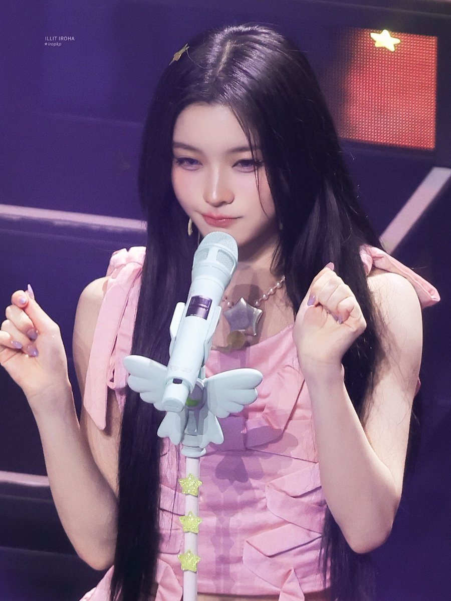 littleiroha's tweet photo. Any person covered by this color will always looks softer ~ 😋 https://t.co/kdBxkmua4E