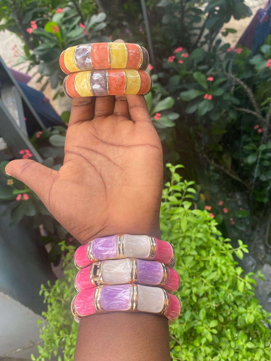 MoladeGiftEdit's tweet photo. Chunky bangles
N5,000

Add this to your gift edit https://t.co/e2DXeVvEr7