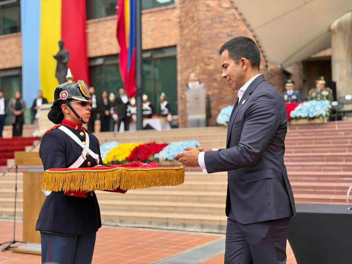 Alfred_Balle's tweet photo. Hoy honramos 213 años de historia, tradición y grandeza. Un legado que nos inspira a seguir construyendo una mejor Cundinamarca, donde proteger el medio ambiente sea una prioridad y una responsabilidad de todos. ¡Que Dios bendiga siempre esta tierra! https://t.co/fwGKJMvsUj
