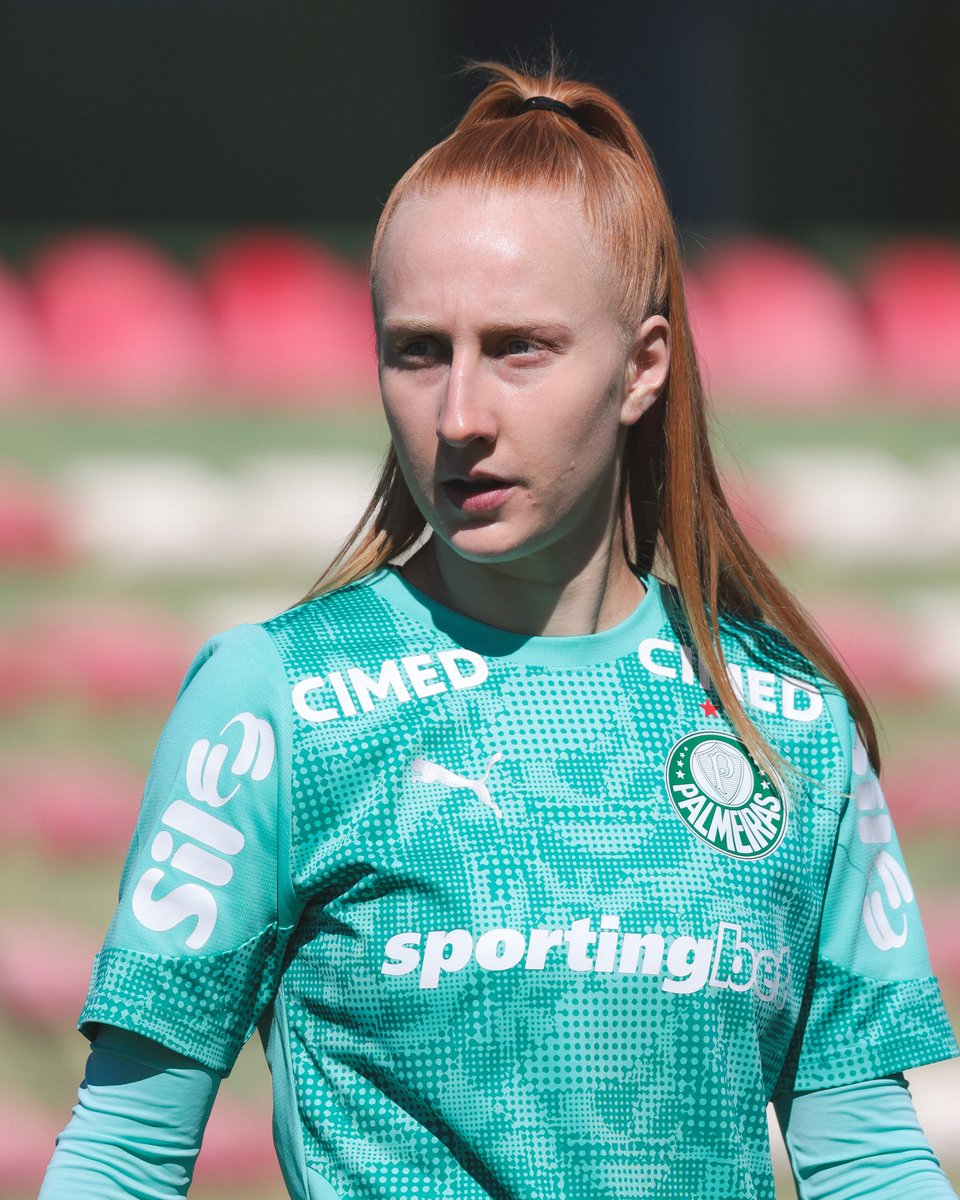 Palmeiras_FEM's tweet photo. Mais um treino finalizado em Vinhedo! 💪

Contagem regressiva para o Choque-Rei 🟢⚪ https://t.co/egHShxahUg