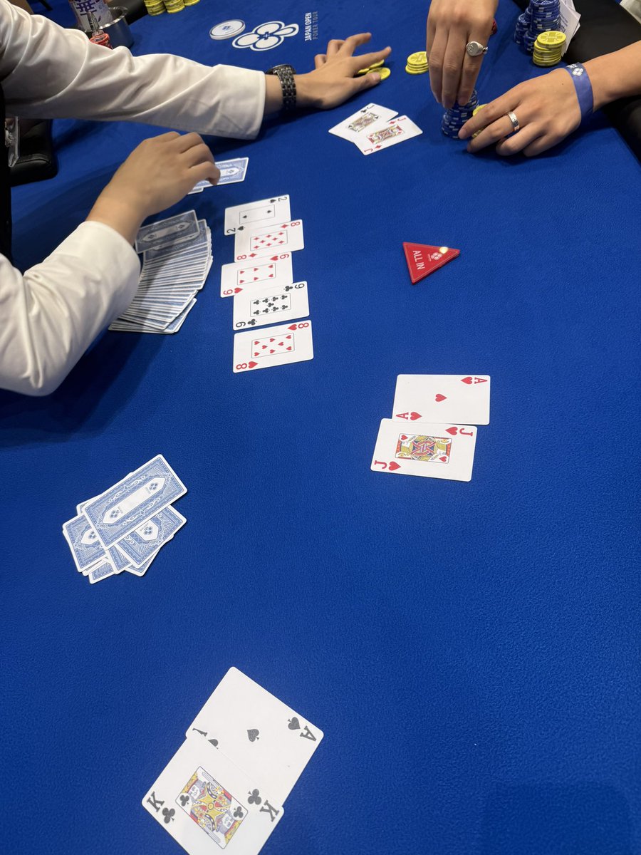 rondarond's tweet photo. #JOPT 続いての参加は08 NLH Bounty Hunter Sponsored by GLORY ACADEMY

AAで飛ばしたりしてバウンティ2ゲット。インマネまであと7人の37thで飛び。

ラスト1時間ハンドが来ないで降り続ける人生だった。最後は3wayAK飛び。
20時過ぎから27時近くまで遊んだと思えばプラスまである。楽しかったよ！ https://t.co/FcLVhiacS3
